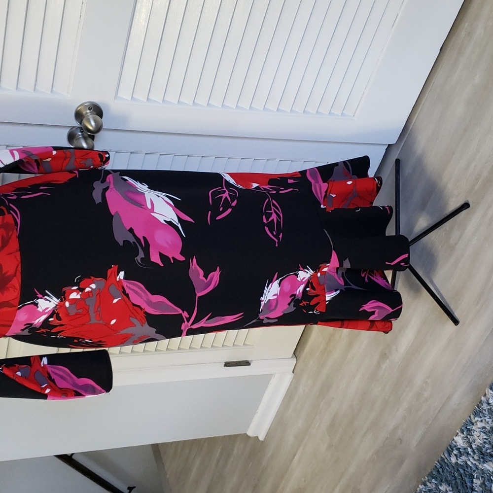 Dress - Picture 2 of 6
